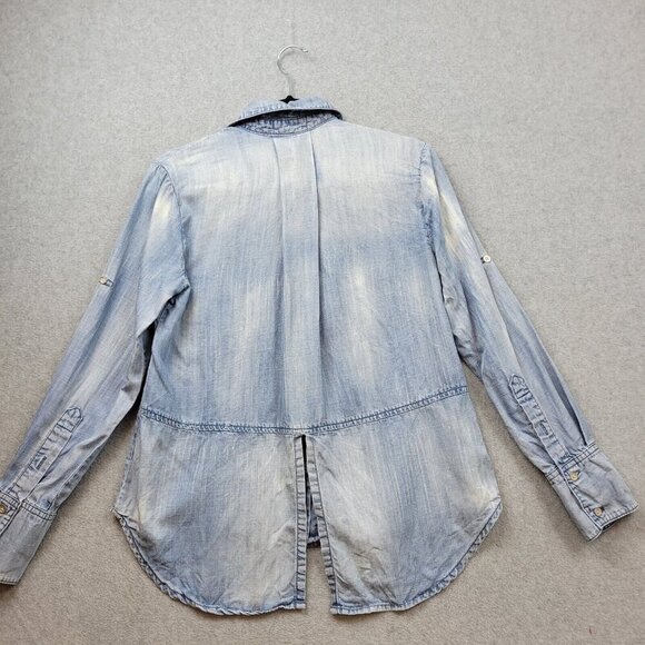 Cloth & Stone Shirt Womens XS Faded Blue Denim Shirttail Button Down Bleached - Picture 2 of 9